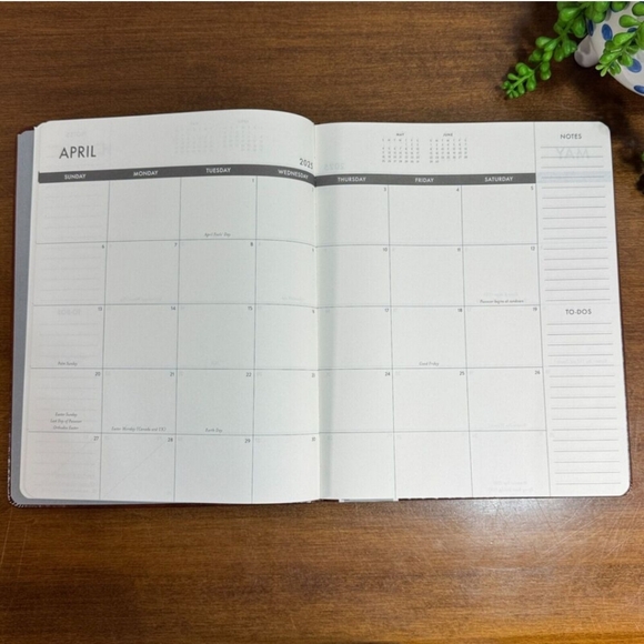 💕NWT 2025 Planner "IT ALWAYS SEEMS IMPOSSIBLE UNTIL IT'S DONE"💕 - Picture 5 of 9